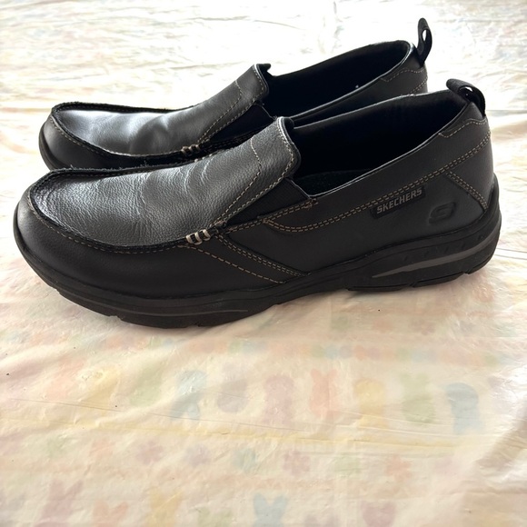 NWT Sketchers Relaxed Fit Harper-Forde Black Slip on Loafers memory foam SZ 9 main image 5